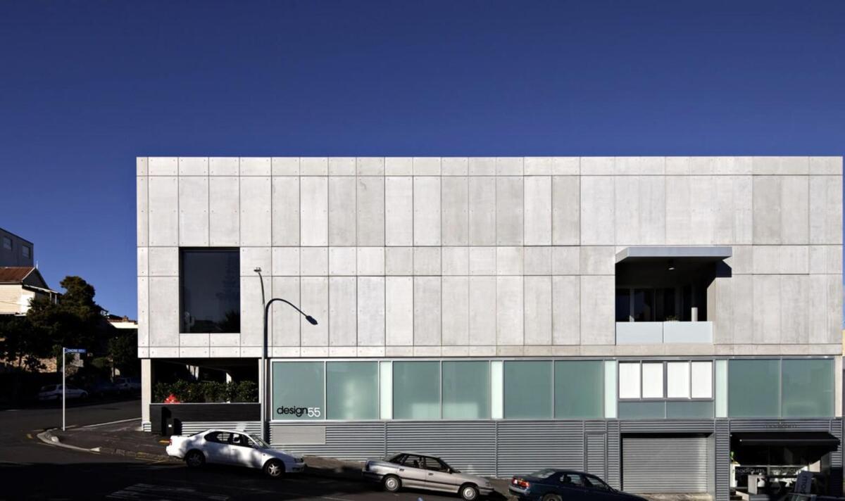 The Cube On Upper Queen St Apartment *